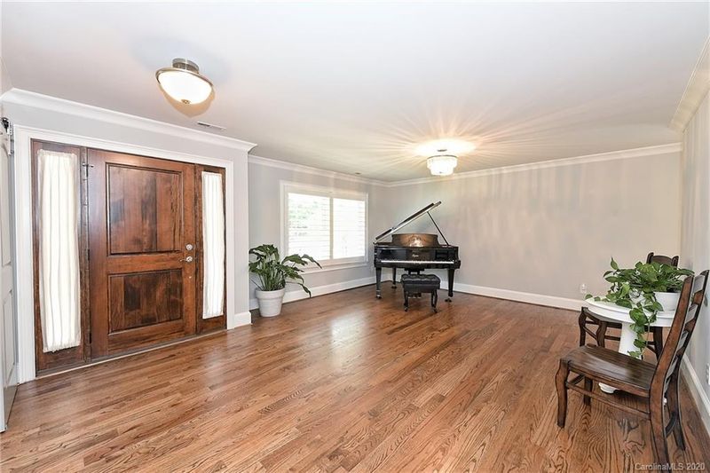 3911 Sharon View Rd, Charlotte, NC 28226
