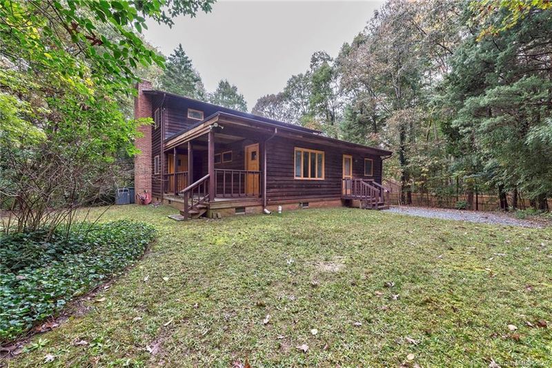425 Trafalgar Pl, Matthews, NC 28105