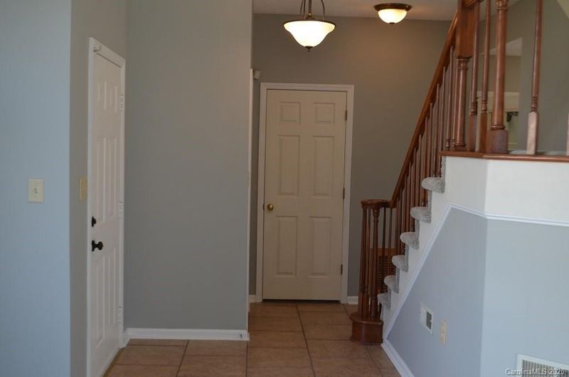 4001 Inglehurst Dr, Charlotte, NC 28273