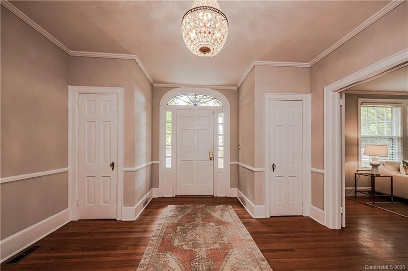 6000 Sharon Rd, Charlotte, NC 28210