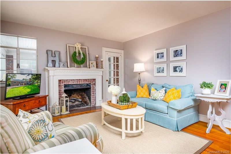 731 9th St NW, Hickory, NC 28601