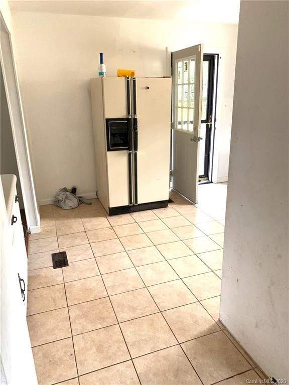 212 Edgegreen Dr, Charlotte, NC 28217