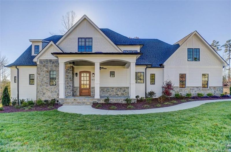 18122 Bear Track Dr, Davidson, NC 28036