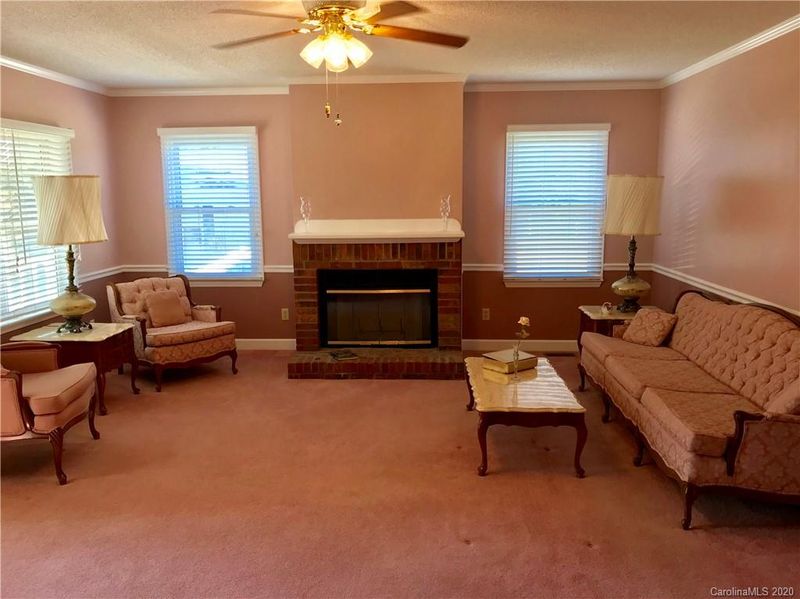 190 Old Limestone Rd E, York, SC 29745