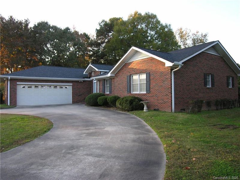 909 Chipola St, Kannapolis, NC 28083