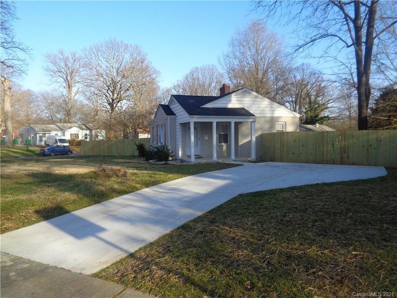 2101 Dickens Ave, Charlotte, NC 28208