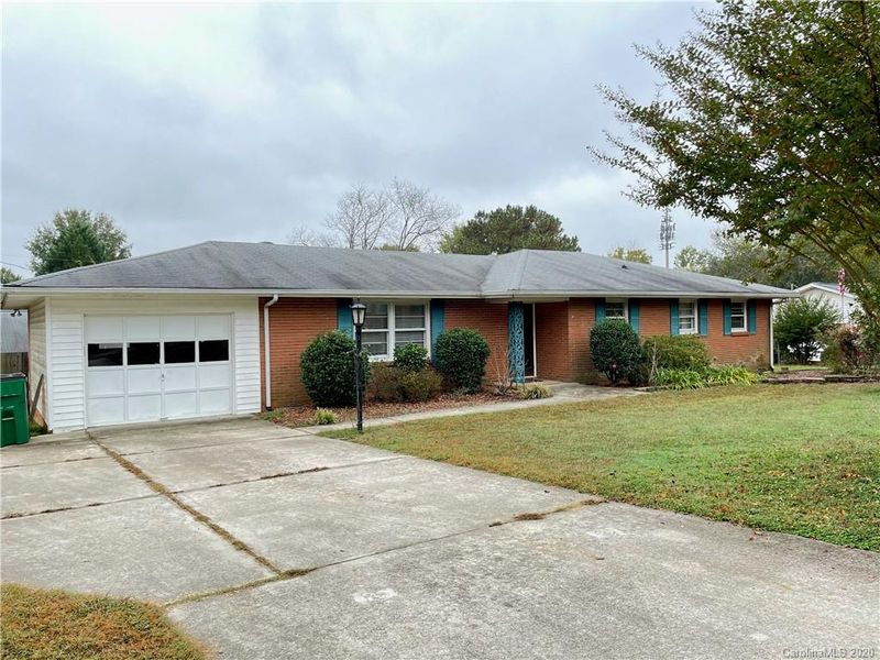 3420 Orchard Knob Dr, Matthews, NC 28105