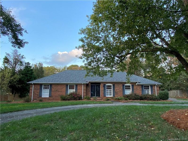 4223 Pepperidge Dr, Charlotte, NC 28226