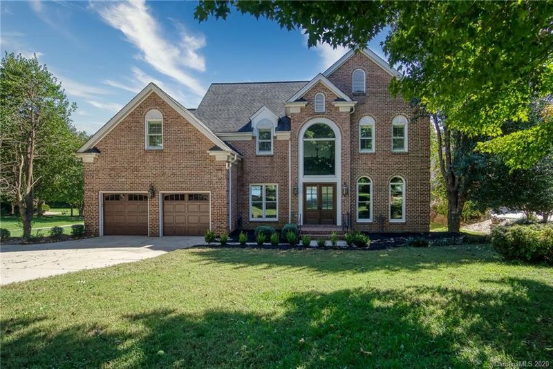 138 Clearwater Ln, Mooresville, NC 28117