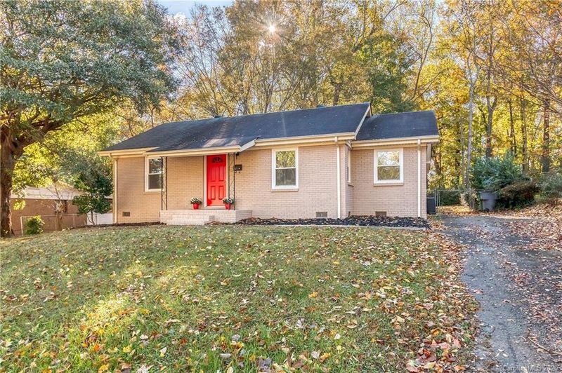 4030 Colebrook Rd, Charlotte, NC 28215