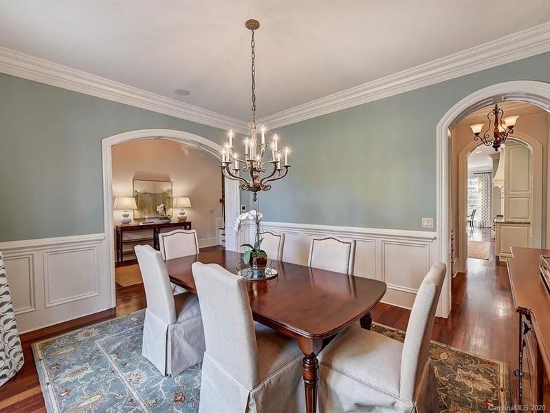 2820 Wintergreen Dr, Charlotte, NC 28211