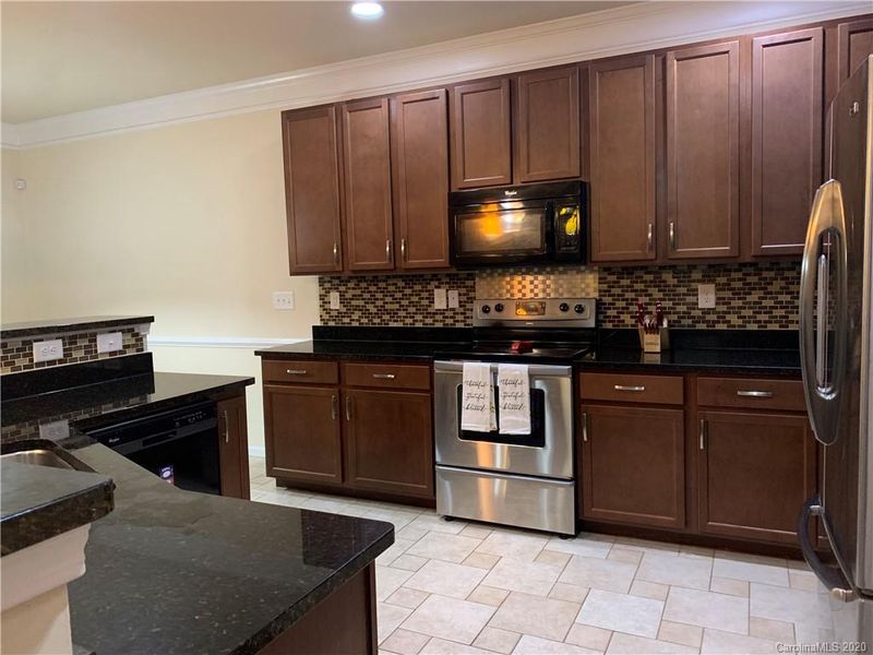 5017 Broad Leaf Ct, Dallas, NC 28034