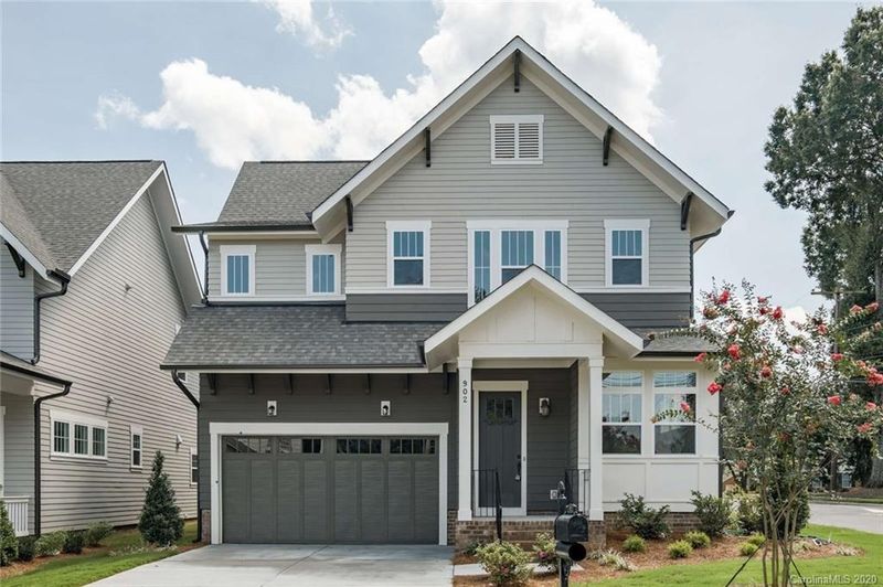 902 Richland Dr, Charlotte, NC 28211