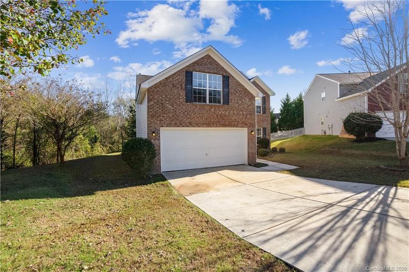 7082 White Bluff Dr, Tega Cay, SC 29708