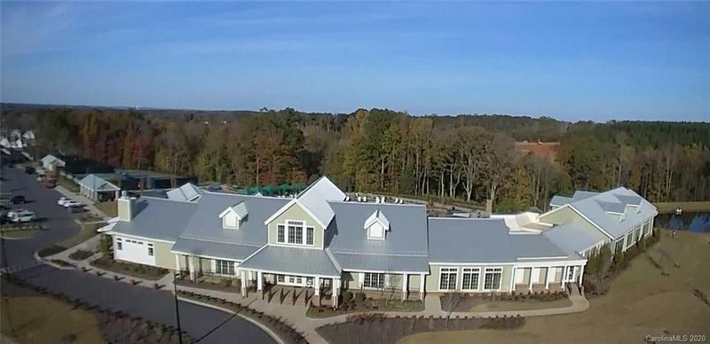 9243 Cresswind Blvd, Charlotte, NC 28215