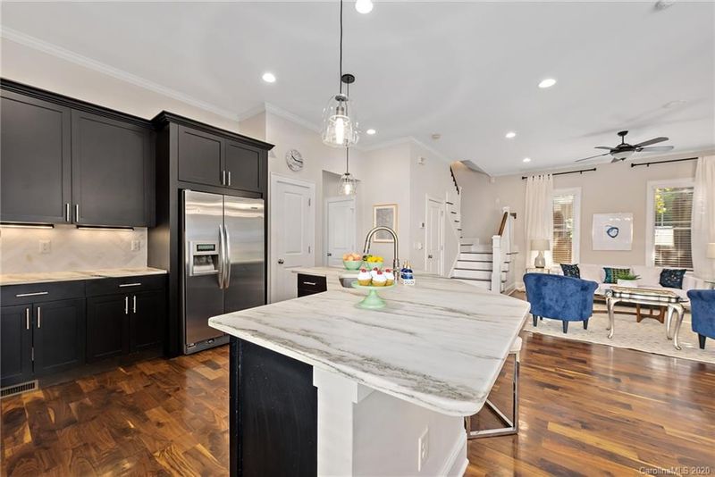2107 Roslyn Ave, Charlotte, NC 28208