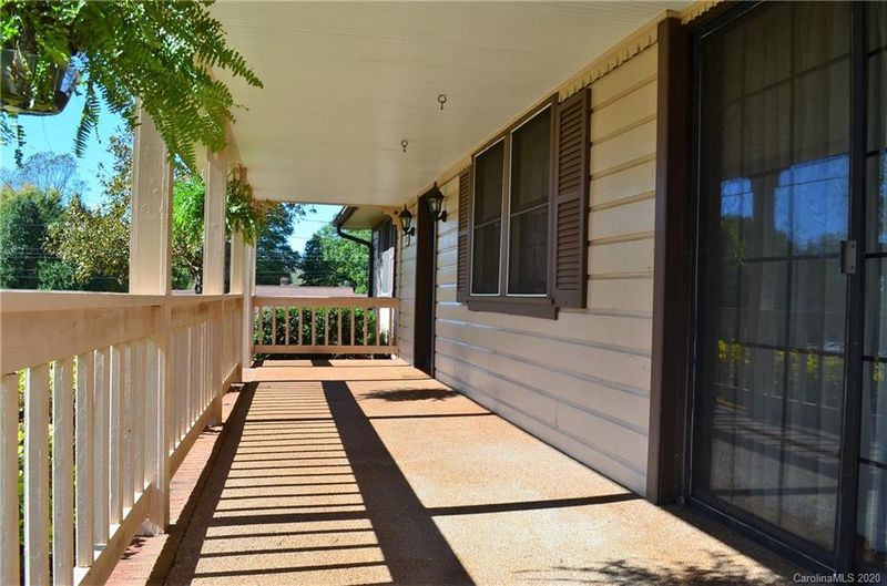 1868 Noah Pa, Conover, NC 28613