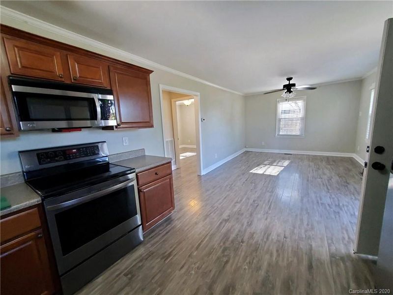 110 S Pasour St S, Dallas, NC 28034