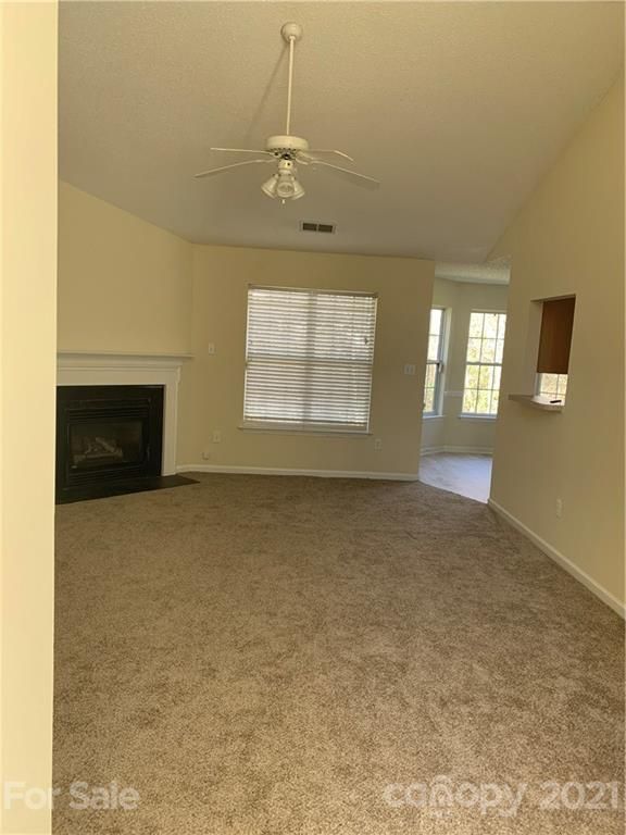 8812 Clifton Meadow Dr, Matthews, NC 28105