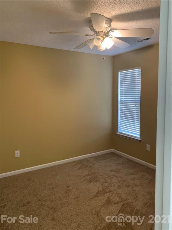 8812 Clifton Meadow Dr, Matthews, NC 28105