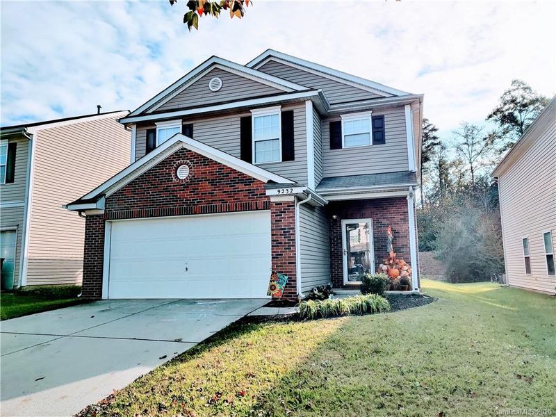 9232 Newfield St, Charlotte, NC 28216