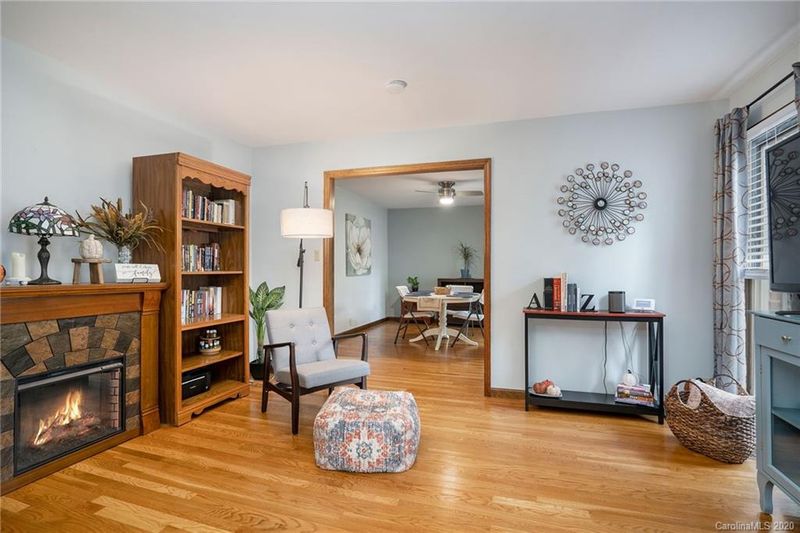 7035 Summer Pl, Charlotte, NC 28213
