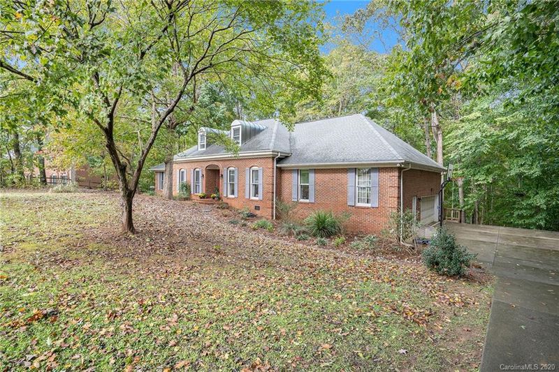 7035 Summer Pl, Charlotte, NC 28213