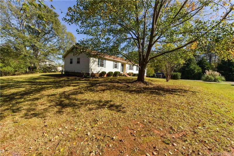 604 Oregon Trl, Lincolnton, NC 28092