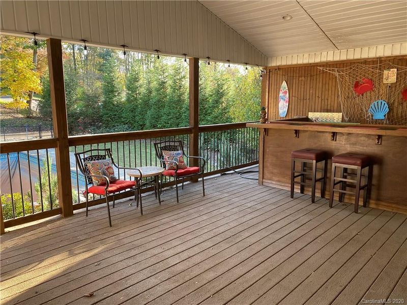 737 Hamilton St, Newton, NC 28658
