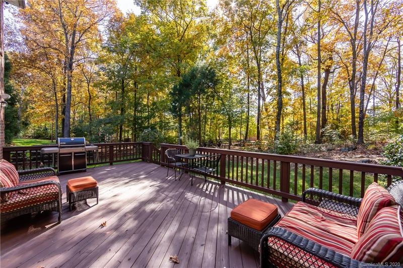 2729 Olympus Dr, Charlotte, NC 28214