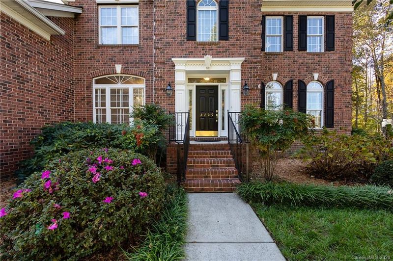 2729 Olympus Dr, Charlotte, NC 28214