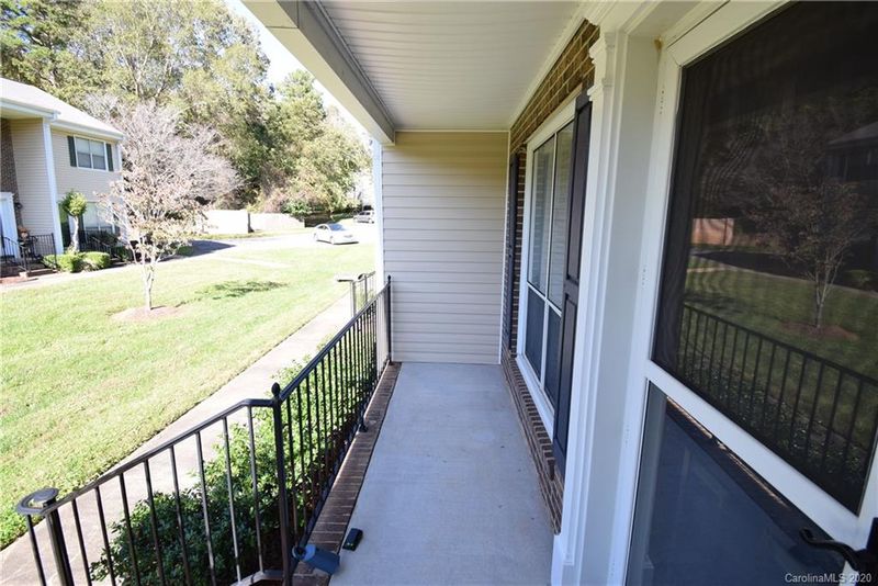 945 Surry Ln, Gastonia, NC 28054
