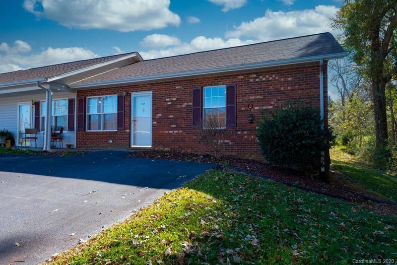 127 24th St NW, Hickory, NC 28601