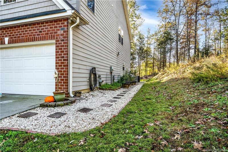 6095 Silverwood Dr, Harrisburg, NC 28075