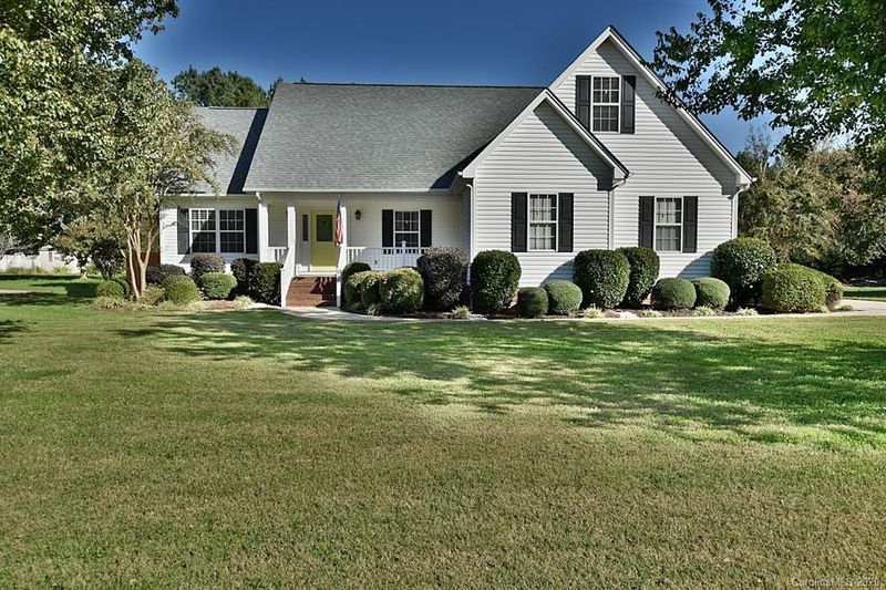 910 Snow Prince Ln, York, SC 29745