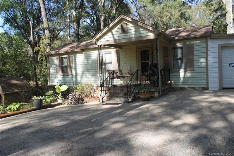 6332 Macon St, Charlotte, NC 28208
