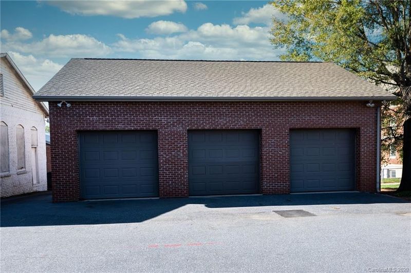 200 N Main Ave, Newton, NC 28658
