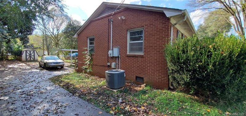 9325 Eleanor Dr, Charlotte, NC 28214