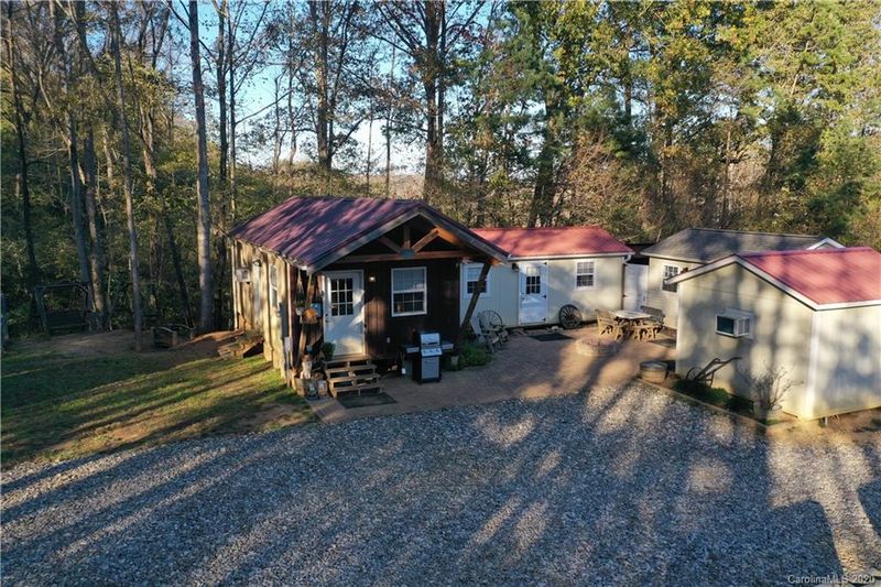 937 Chief Thomas Rd, Harmony, NC 28634