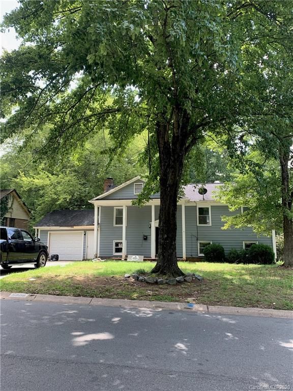 5808 Eastbrook Rd, Charlotte, NC 28215