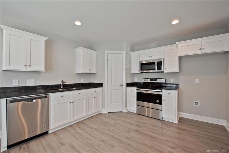 1409 Due West St, Kannapolis, NC 28081