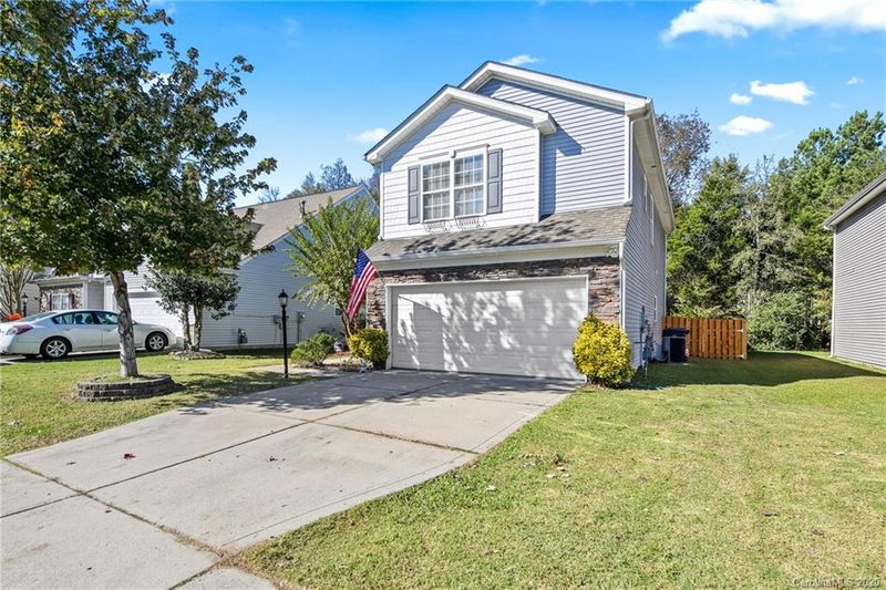 15622 Lakepoint Forest Dr, Charlotte, NC 28278