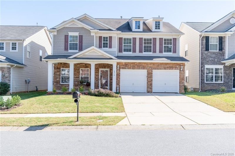 6316 Prosperity Commons Dr, Charlotte, NC 28269
