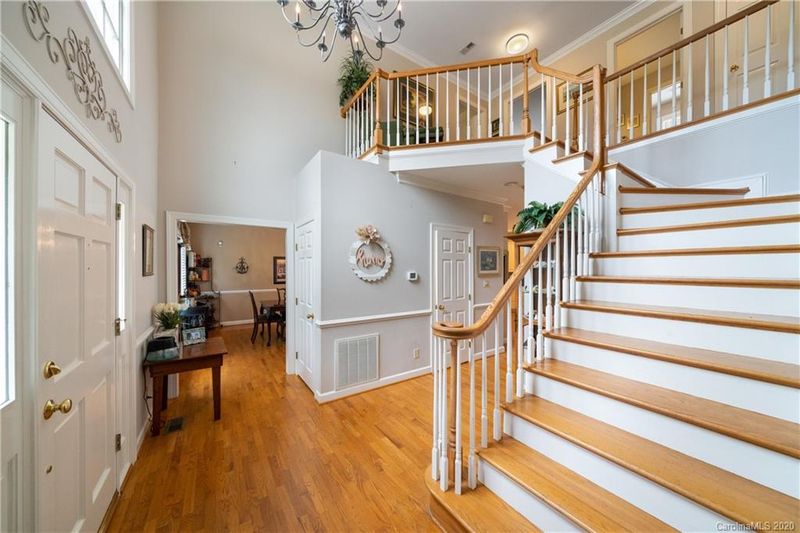 3708 Annette Dr NE, Hickory, NC 28601