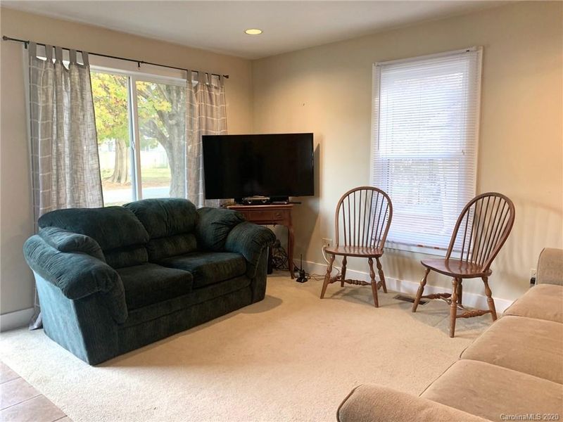 416 Chrysler St, Kannapolis, NC 28083