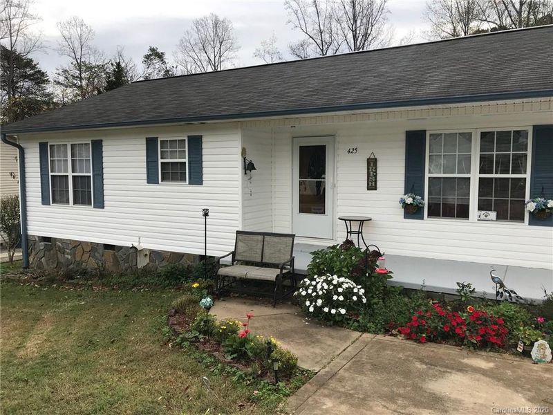 425 Forest Dr, Maiden, NC 28650