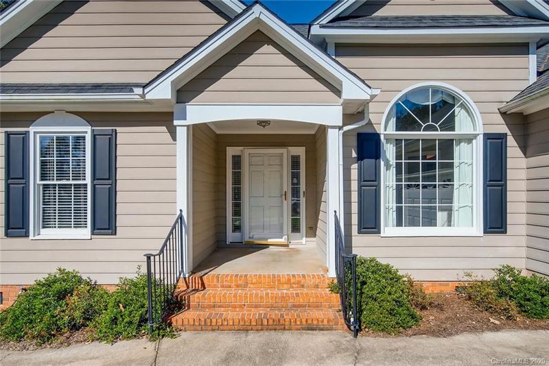 520 Cameron Pointe Ln, Belmont, NC 28012
