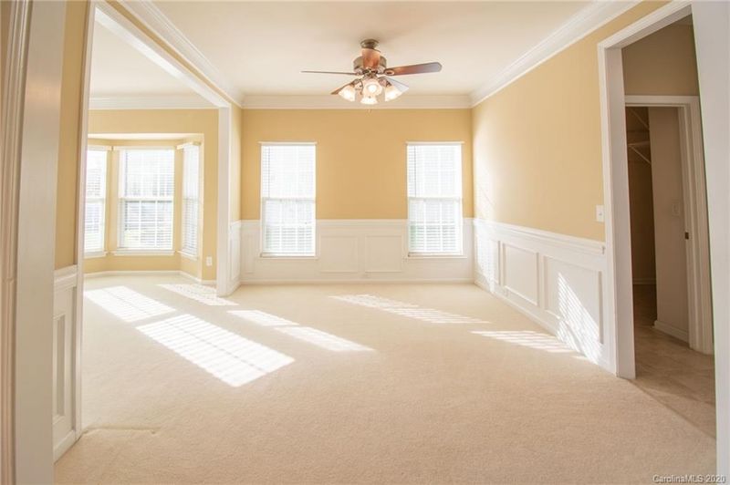 11715 Planters Estates Dr, Charlotte, NC 28278