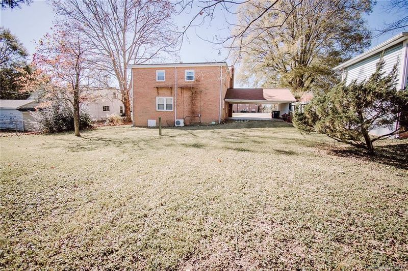519 S Madison St, Lincolnton, NC 28092