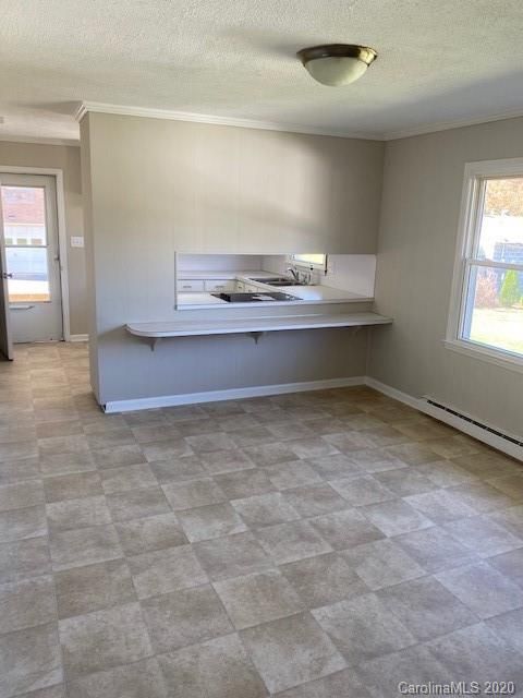 212 Tanglewood Dr, Kannapolis, NC 28081